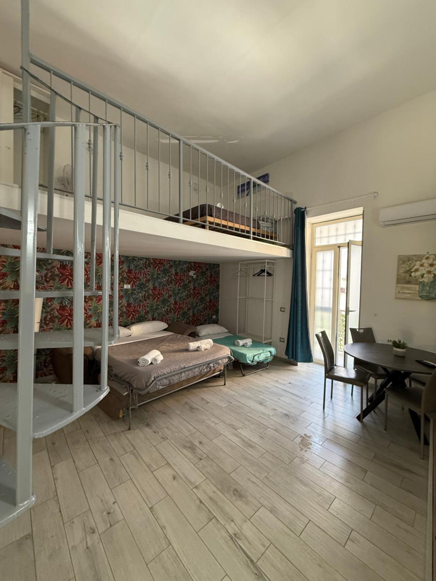 Napoli Centro-La Casa Di Lucio B&B 외부 사진